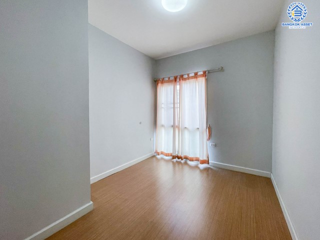 *****ทาวน์เฮ้าส์มือสองย่านนนทบุรี ม.ซิตี้เซนส์ รัตนาธิเบศร์-เลี่ยงเมืองนนท์ เนื้อที่ 20 ตร.ว. ฟังก์ชัน 3 ห้องนอน 2 ห้องน้ำ 2 ที่จอดรถ สภาพเยี่ยมสุด บนทำเลเดินทางสะดวก เพียง 10 นาทีถึงรถไฟฟ้าสายสีม่วง "สถานี แยกนนทบุรี 1"  จองเลย!